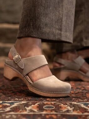 DANSKO WOMEN'S LUCIA SHOES - TAUPE 40